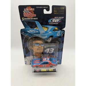 1999 Racing Champions Richard Petty #43 1971 Plymouth Road Runner 1:64 NASCAR